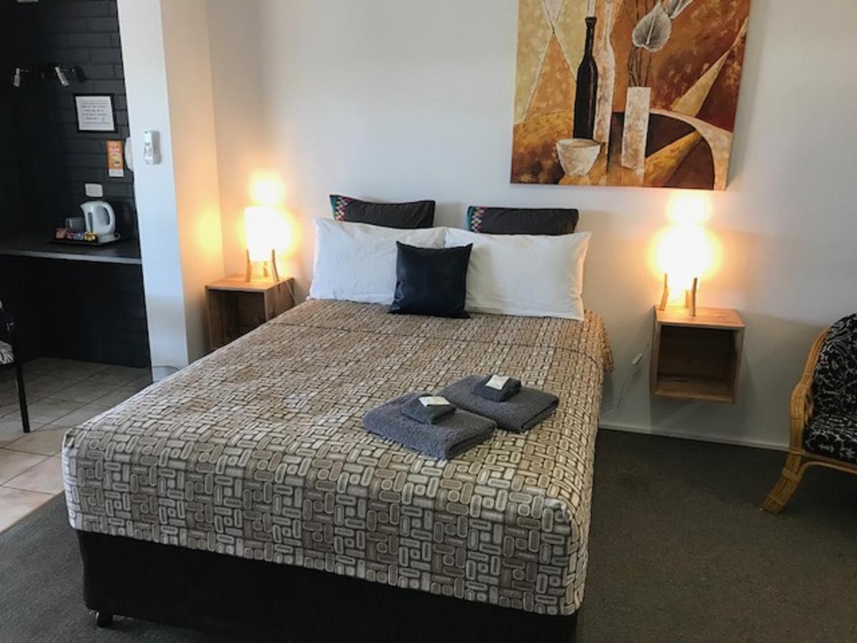 Central Motel Gin Gin المظهر الخارجي الصورة
