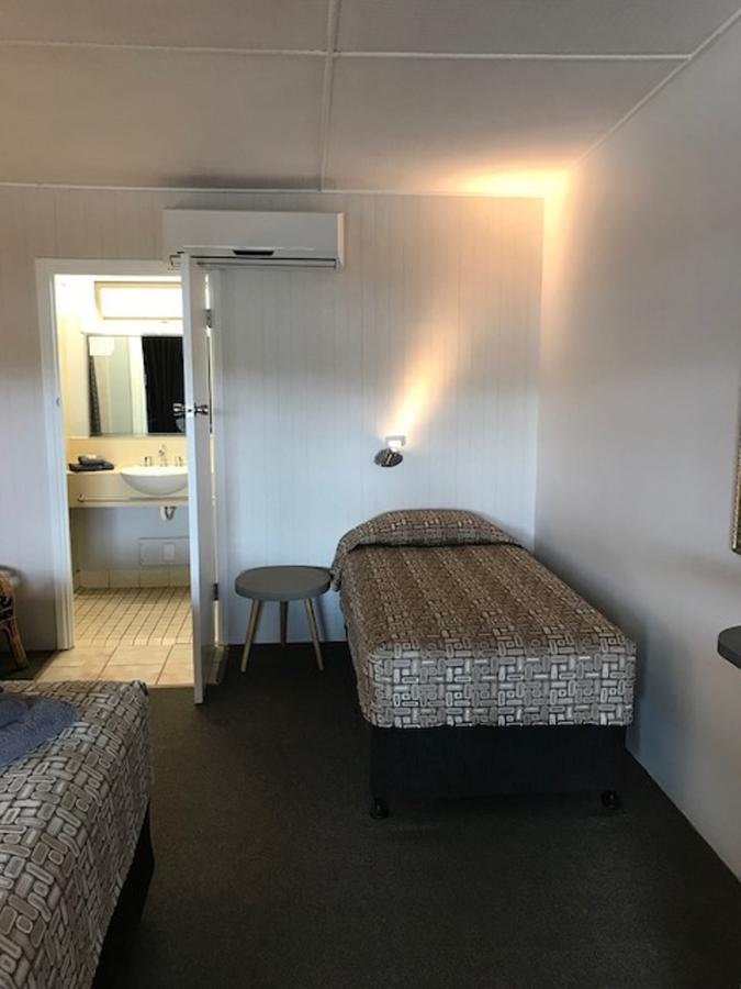 Central Motel Gin Gin المظهر الخارجي الصورة