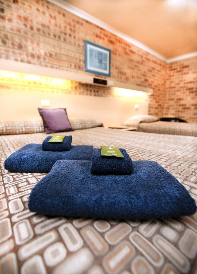 Central Motel Gin Gin المظهر الخارجي الصورة