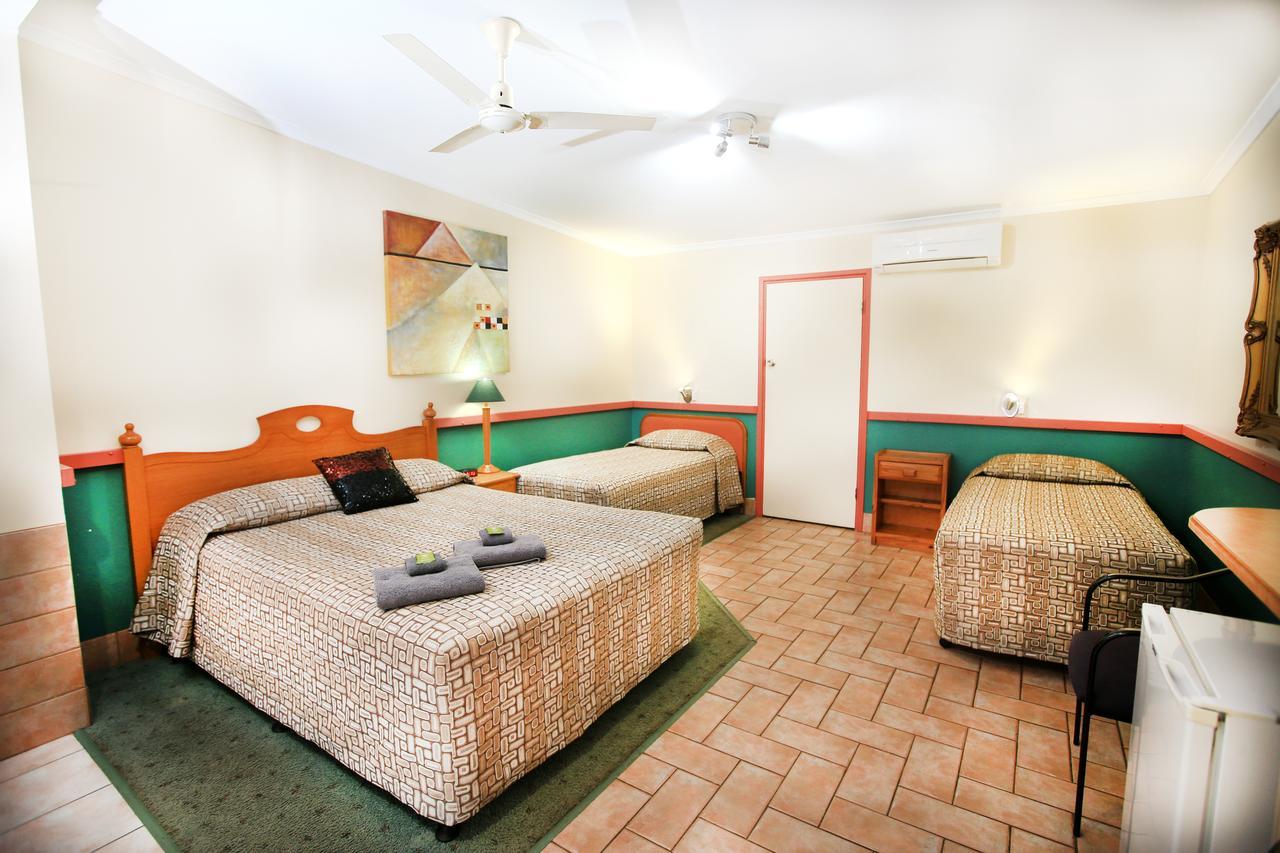 Central Motel Gin Gin المظهر الخارجي الصورة